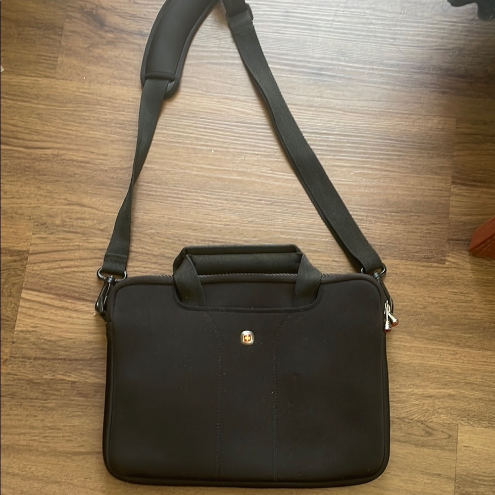 Wenger Legacy Ultra Computer Slim Case Laptop Bag Size 12”X 9”